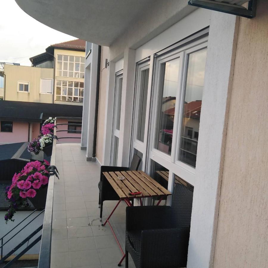 Apartman Zagreb , With Balcony And Free Parking Buitenkant foto
