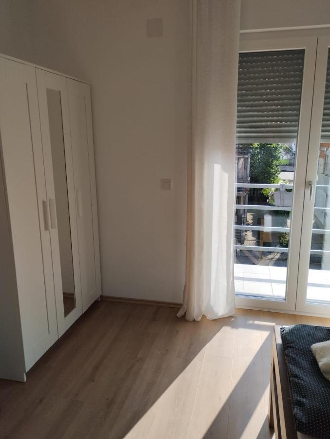 Apartman Zagreb , With Balcony And Free Parking Buitenkant foto
