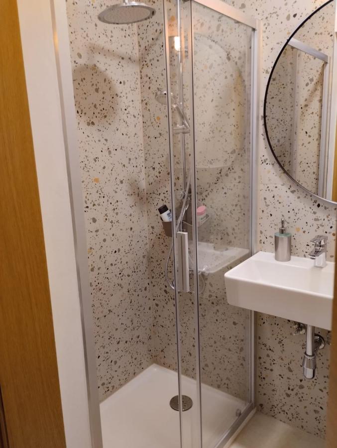 Apartman Zagreb , With Balcony And Free Parking Buitenkant foto