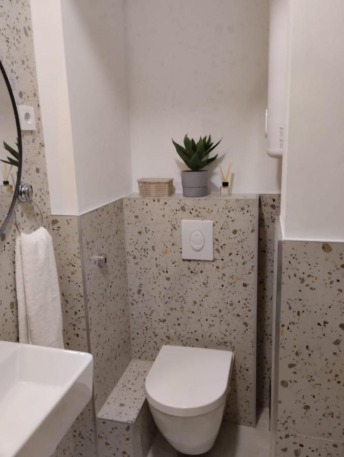 Apartman Zagreb , With Balcony And Free Parking Buitenkant foto