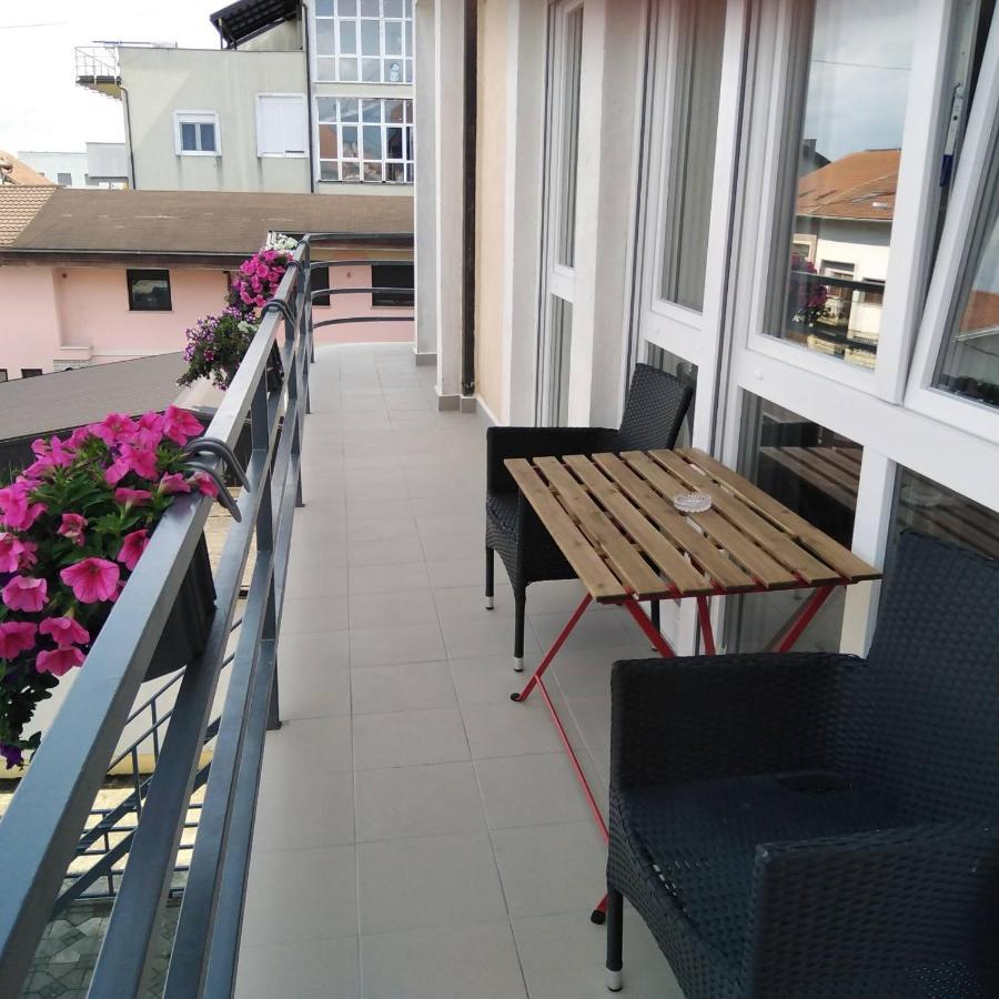 Apartman Zagreb , With Balcony And Free Parking Buitenkant foto