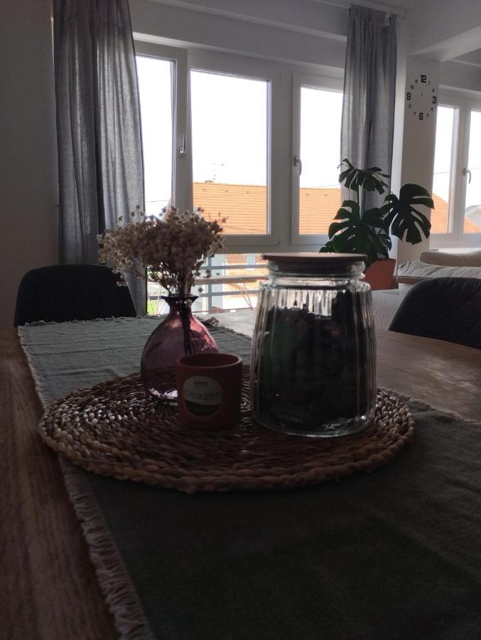 Apartman Zagreb , With Balcony And Free Parking Buitenkant foto