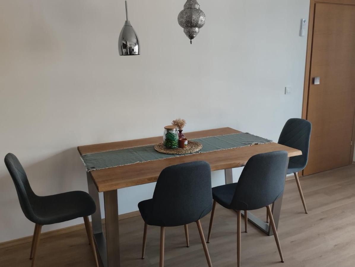 Apartman Zagreb , With Balcony And Free Parking Buitenkant foto