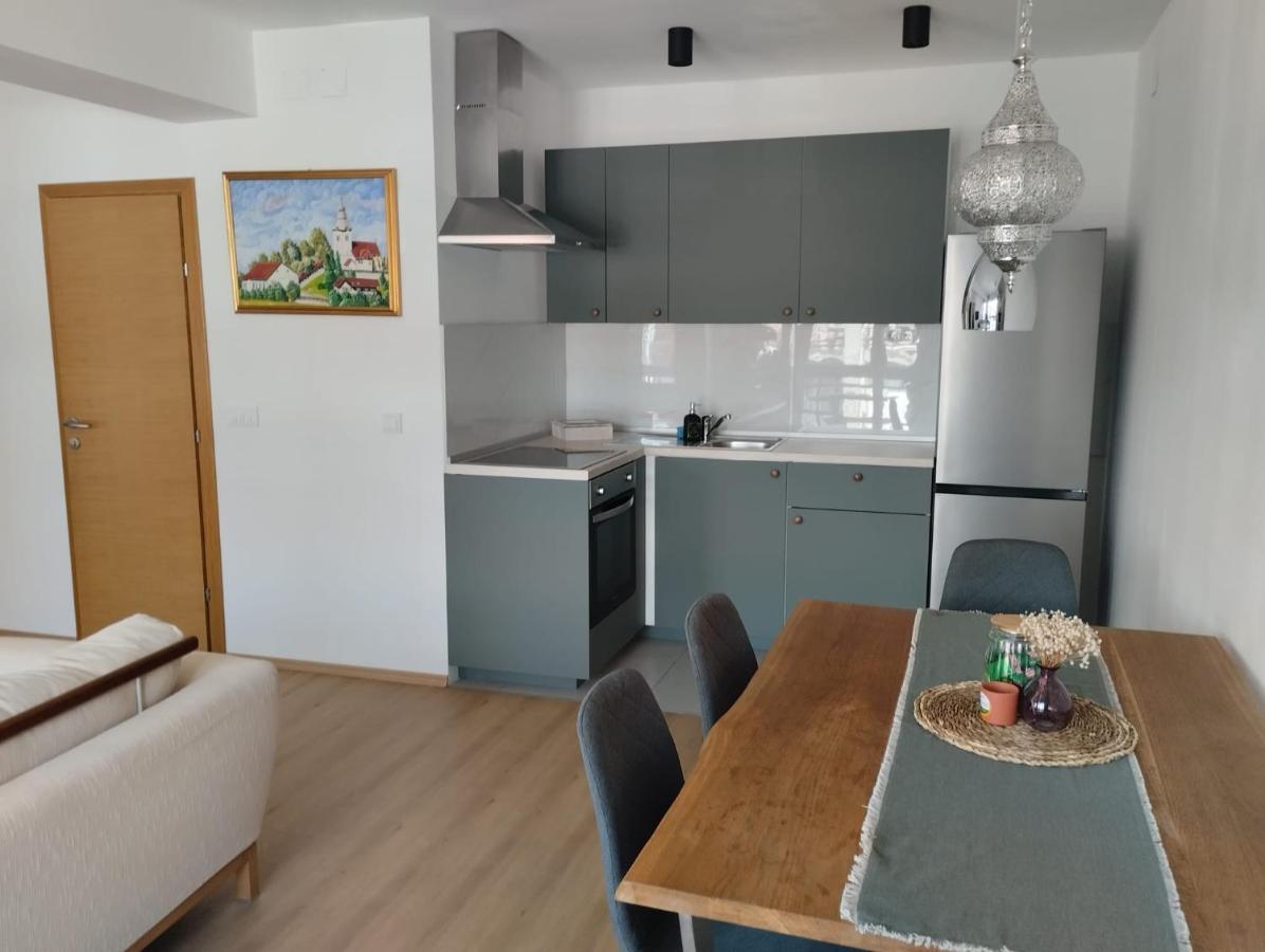 Apartman Zagreb , With Balcony And Free Parking Buitenkant foto