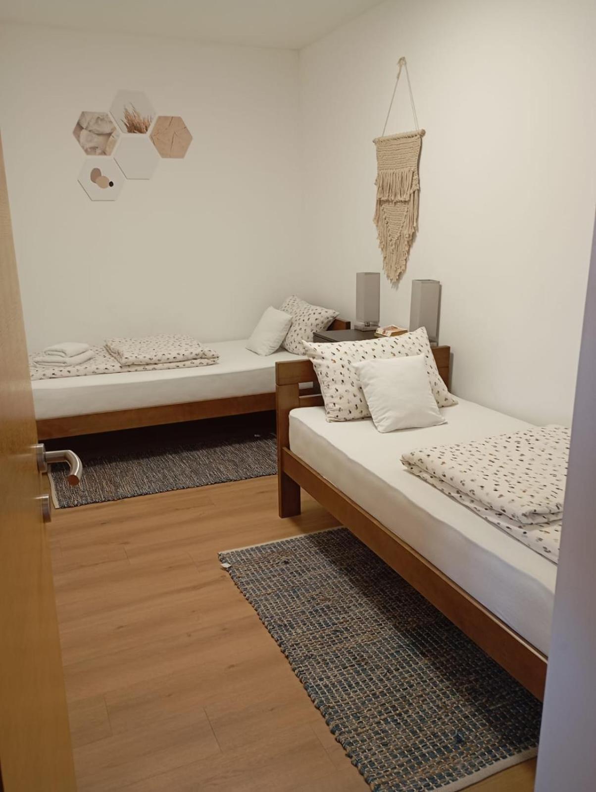 Apartman Zagreb , With Balcony And Free Parking Buitenkant foto