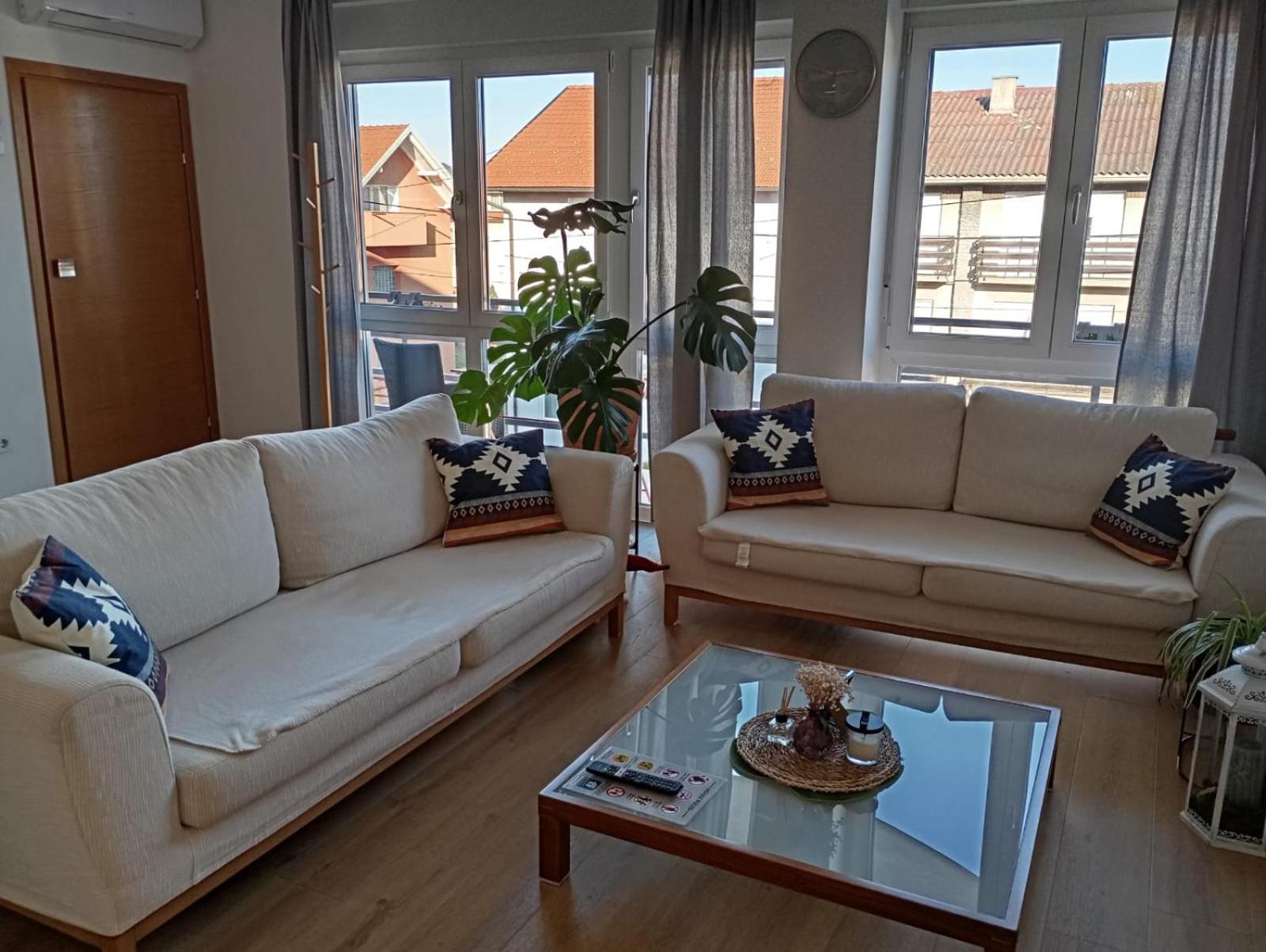 Apartman Zagreb , With Balcony And Free Parking Buitenkant foto