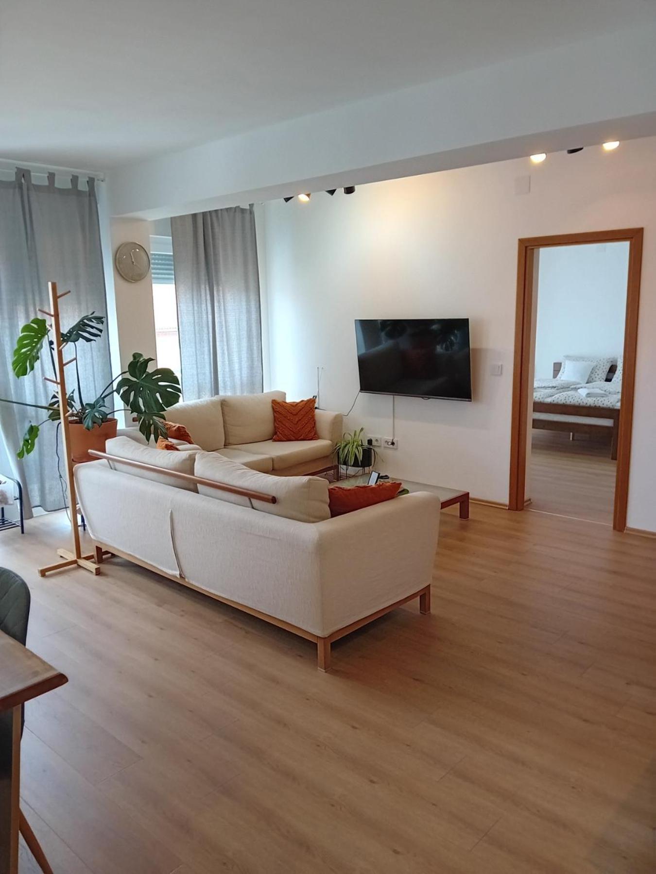 Apartman Zagreb , With Balcony And Free Parking Buitenkant foto
